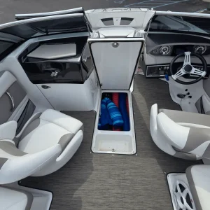 agjjhyoiliq27pa3fdeb_cropped